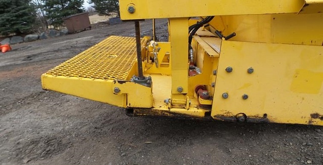 Мини укладчик асфальта на гусеничном ходу TP411